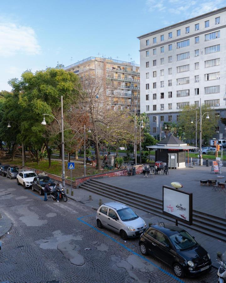 ホテル Dimora Cavour ナポリ エクステリア 写真