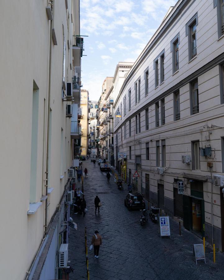 ホテル Dimora Cavour ナポリ エクステリア 写真