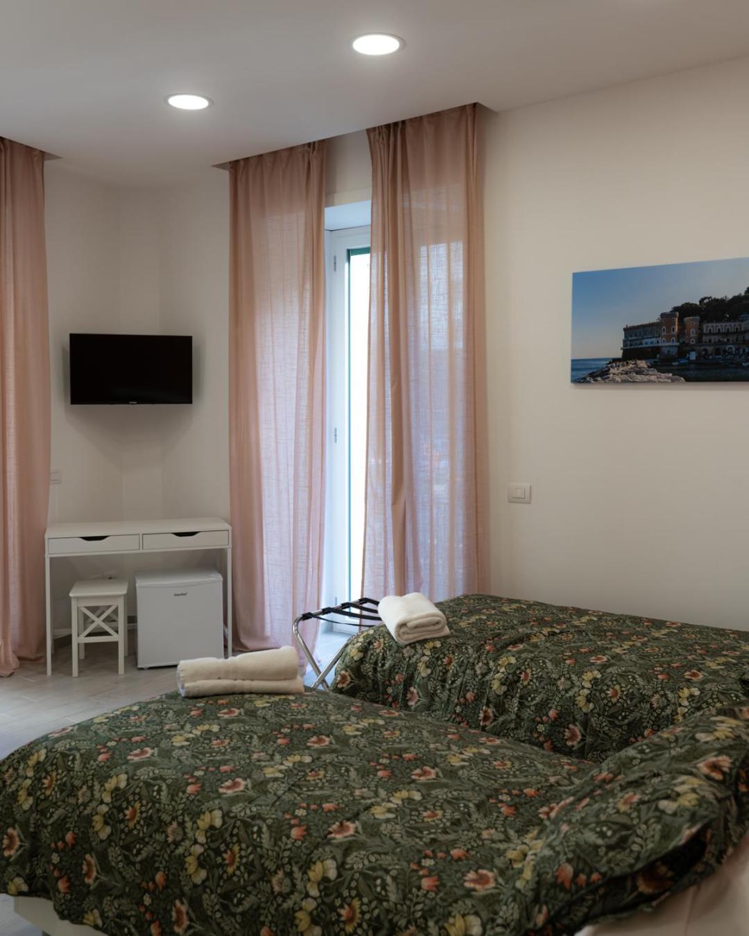 ホテル Dimora Cavour ナポリ 部屋 写真